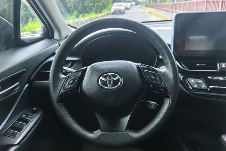 Used Toyota IZOA 2021 Dual-Motor 2.0L Yixiang Edition Interior 10