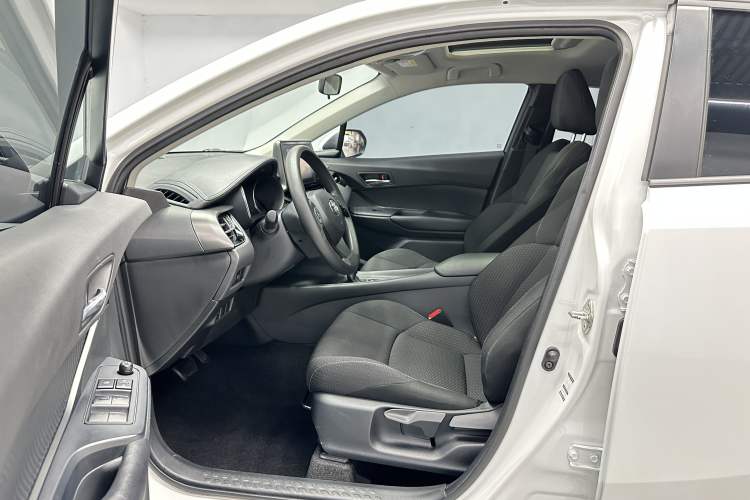 Used Toyota IZOA 2021 2.0L Yidong Edition Interior 2