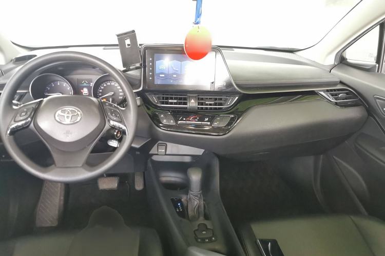 Used Toyota IZOA 2021 2.0L Enjoy Edition Interior 2