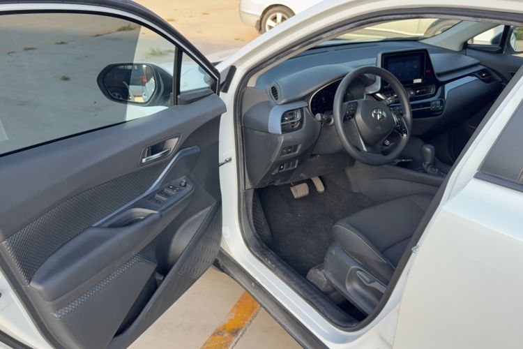 Used Toyota IZOA 2021 Dual-Motor 2.0L Yi Xing Edition Interior 2