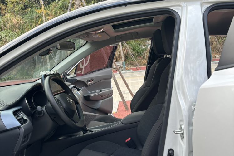 Used Toyota IZOA 2021 2.0L Enjoy Edition Interior 2