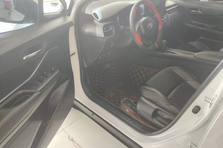 Used Toyota IZOA 2021 2.0L Enjoy Edition Interior 2