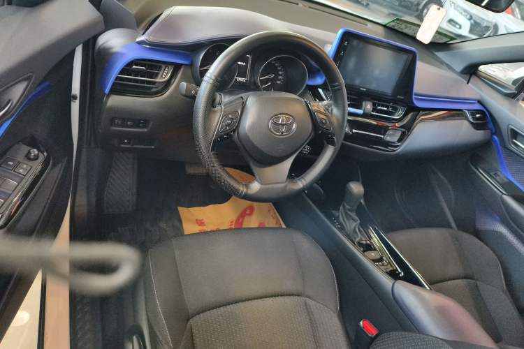 Used Toyota IZOA 2021 2.0L Yidong Edition Interior 3
