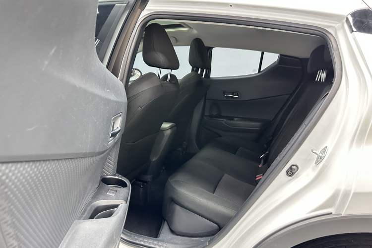 Used Toyota IZOA 2021 2.0L Yidong Edition Interior 3