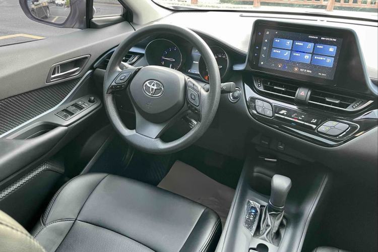 Used Toyota IZOA 2021 2.0L Enjoy Edition Interior 3