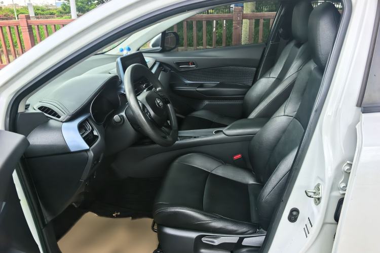 Used Toyota IZOA 2021 Dual-Motor 2.0L Yixiang Edition Interior 3