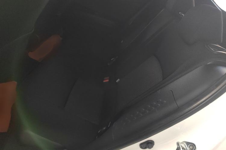 Used Toyota IZOA 2021 2.0L Yixing Version Interior 4