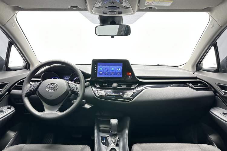 Used Toyota IZOA 2021 2.0L Yidong Edition Interior 4