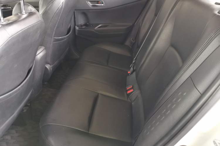 Used Toyota IZOA 2021 2.0L Enjoy Edition Interior 4