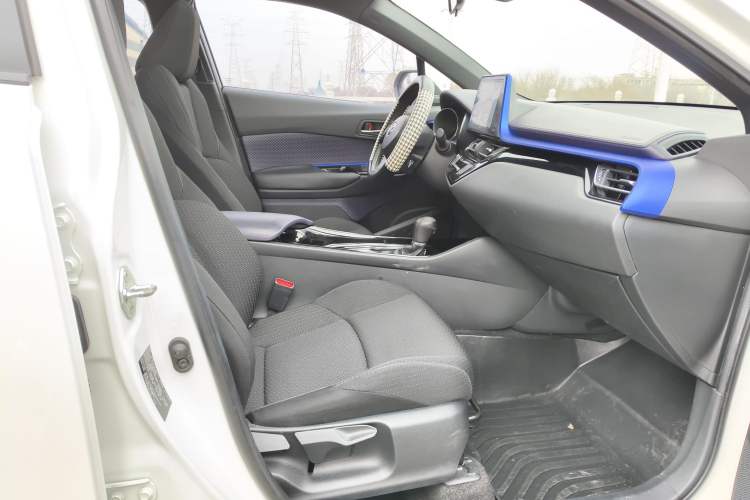 Used Toyota IZOA 2021 2.0L Yichi SPORT Interior 6