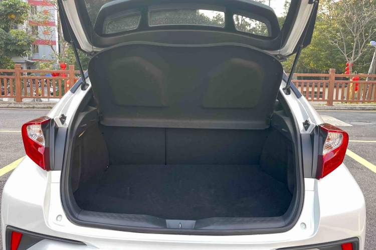 Used Toyota IZOA 2021 2.0L Enjoy Edition Interior 6
