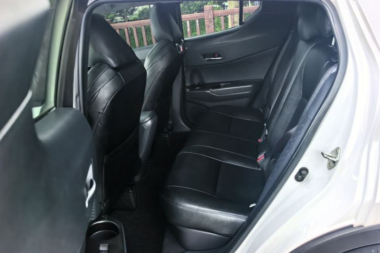 Used Toyota IZOA 2021 Dual-Motor 2.0L Yixiang Edition Interior 6