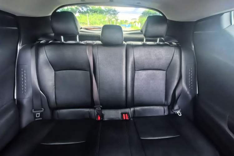 Used Toyota IZOA 2021 Dual-Motor 2.0L Yixiang Edition Interior 7