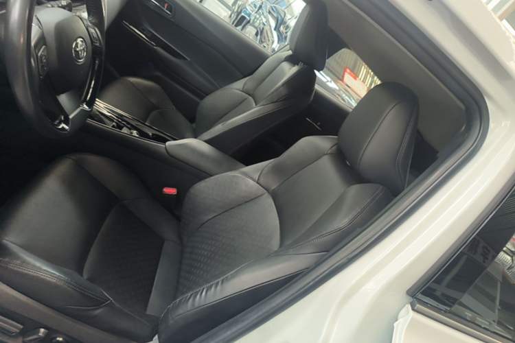 Used Toyota IZOA 2021 Dual-Motor 2.0L Yichi Edition Left Front Seat