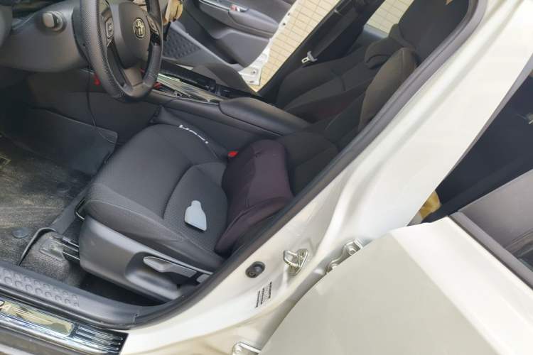 Used Toyota IZOA 2021 2.0L Yixing Version Left Front Seat