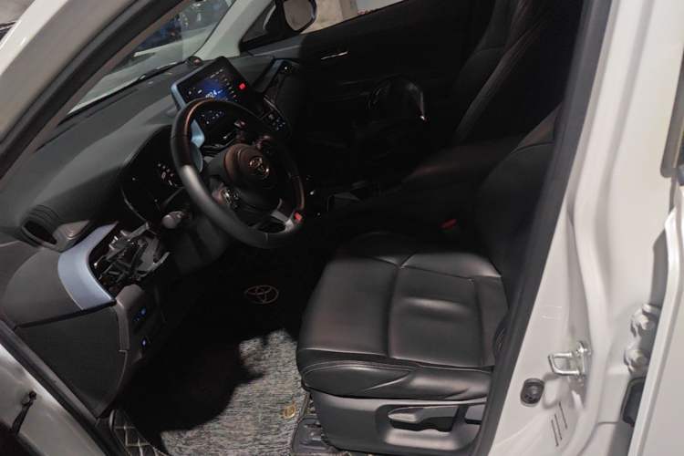 Used Toyota IZOA 2021 2.0L Enjoy Edition Left Front Seat