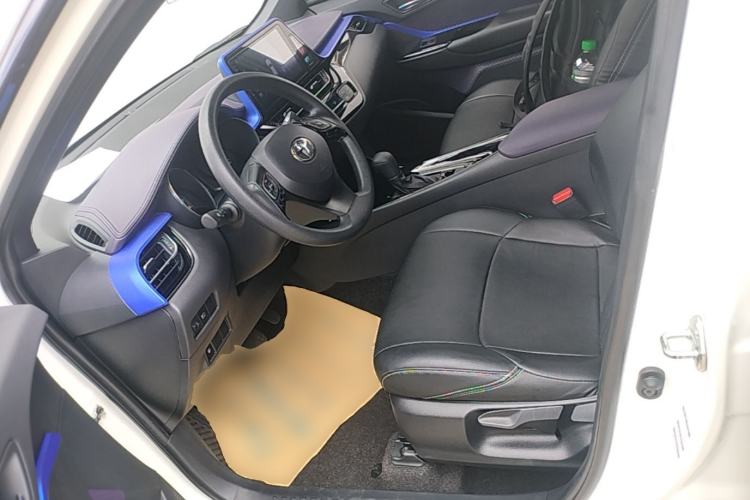 Used Toyota IZOA 2021 2.0L Yichi SPORT Left Front Seat