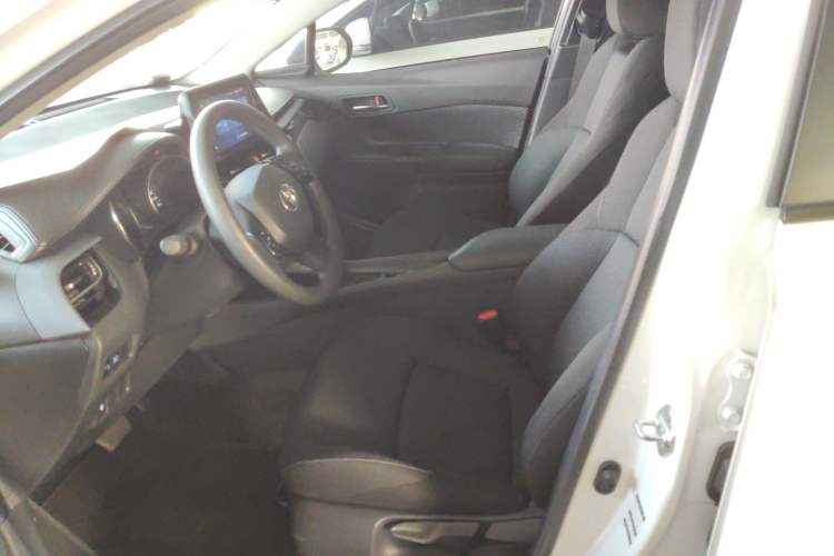 Used Toyota IZOA 2021 2.0L Enjoy Edition Left Front Seat