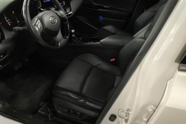 Used Toyota IZOA 2021 2.0L Yichi Version Left Front Seat