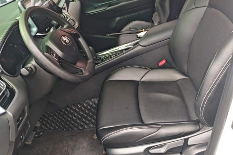 Used Toyota IZOA 2021 Dual-Motor 2.0L Yi Xing Edition Left Front Seat