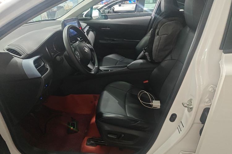 Used Toyota IZOA 2021 2.0L Enjoy Edition Left Front Seat