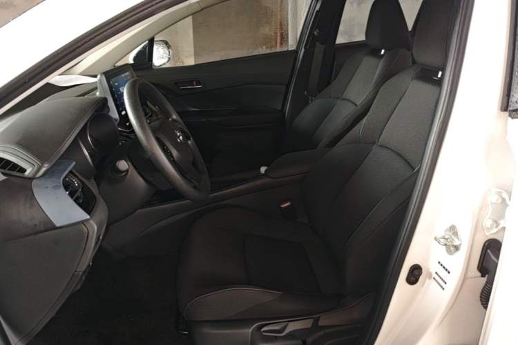 Used Toyota IZOA 2021 2.0L Enjoy Edition Left Front Seat