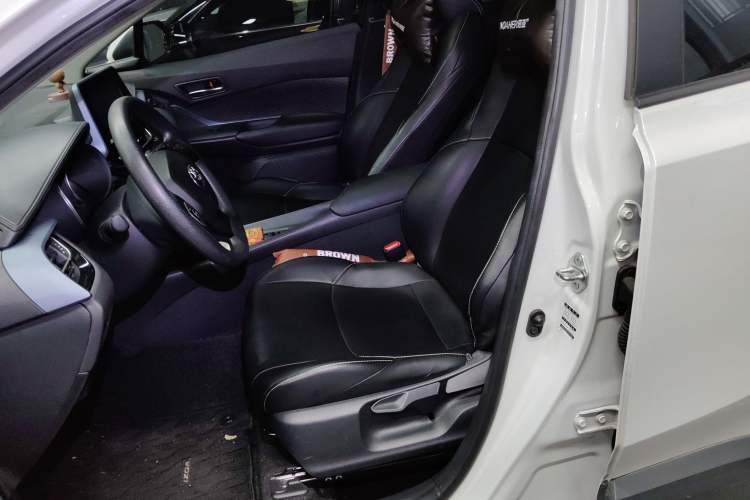 Used Toyota IZOA 2021 2.0L Enjoy Edition Left Front Seat