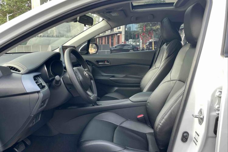 Used Toyota IZOA 2021 2.0L Enjoy Edition Left Front Seat