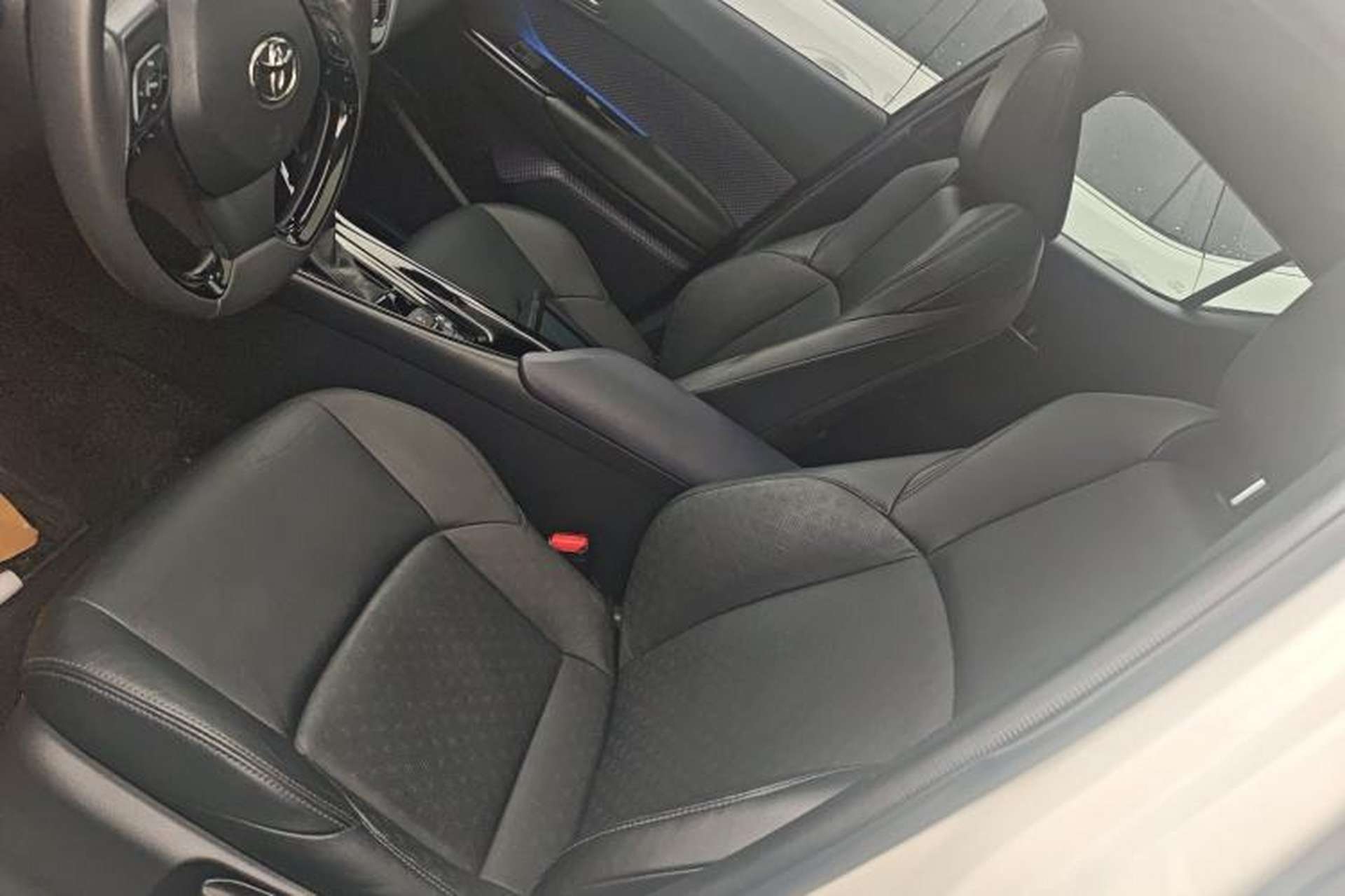 Used Toyota IZOA 2021 2.0L Yichi SPORT Left Front Seat