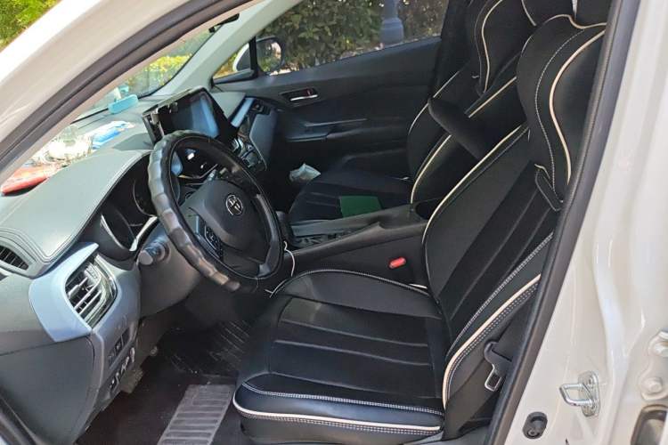 Used Toyota IZOA 2021 2.0L Enjoy Edition Left Front Seat