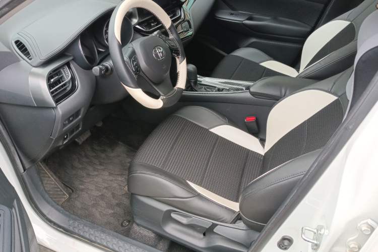 Used Toyota IZOA 2021 2.0L Yixing Version Left Front Seat