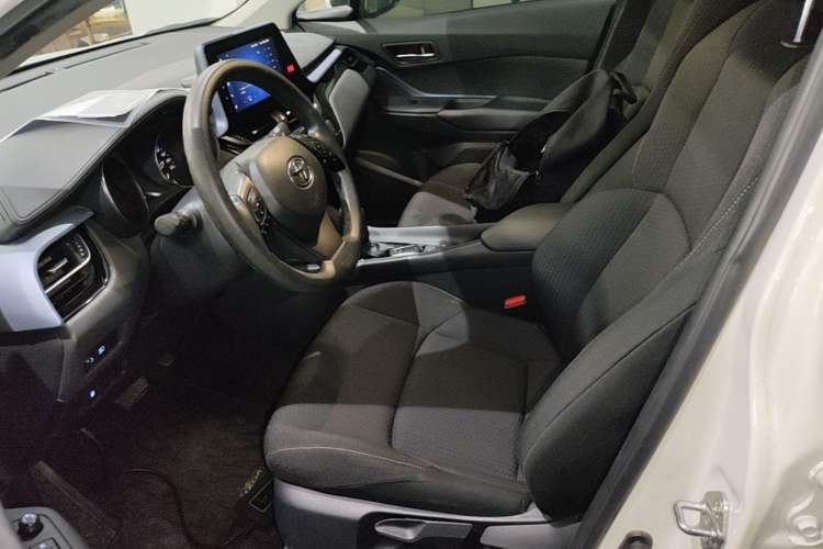 Used Toyota IZOA 2021 2.0L Enjoy Edition Left Front Seat