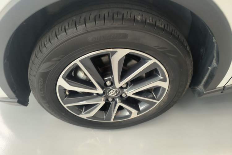 Used Toyota IZOA 2021 Dual-Motor 2.0L Yichi Edition Left Front Wheel Hub
