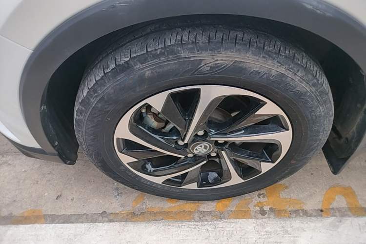 Used Toyota IZOA 2021 2.0L Yichi SPORT Left Front Wheel Hub