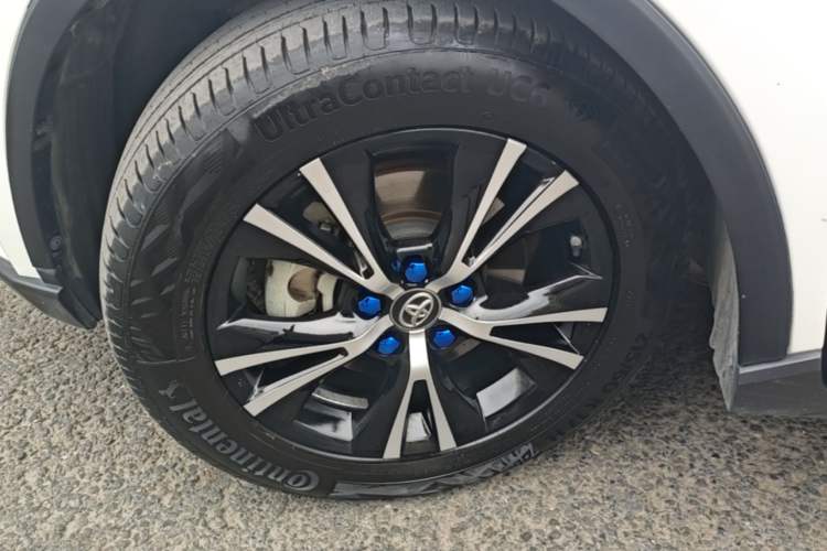 Used Toyota IZOA 2021 Dual-Motor 2.0L Yi Xing Edition Left Front Wheel Hub
