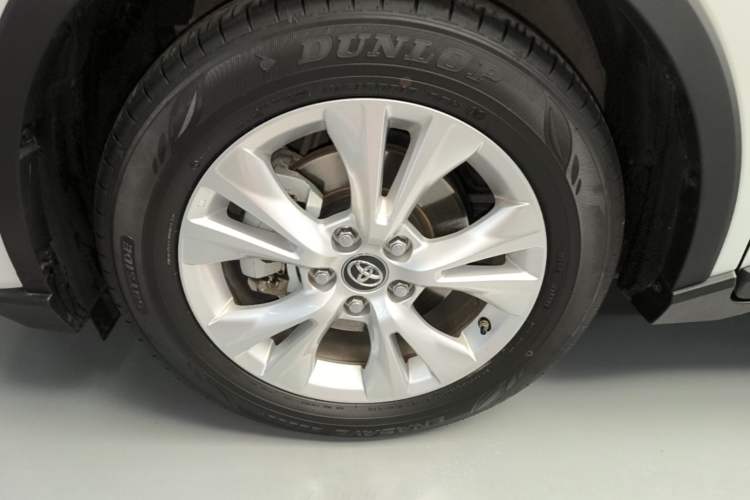 Used Toyota IZOA 2021 2.0L Yixing Version Left Front Wheel Hub