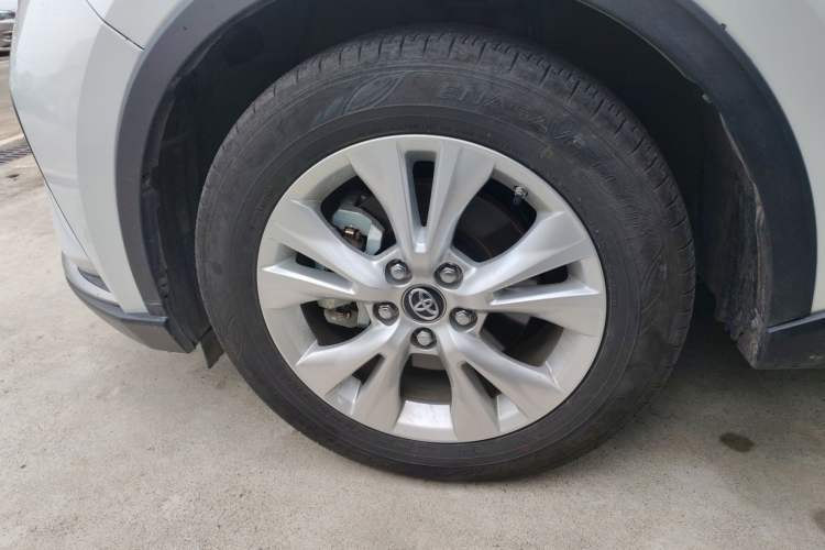 Used Toyota IZOA 2021 2.0L Yixing Version Left Front Wheel Hub