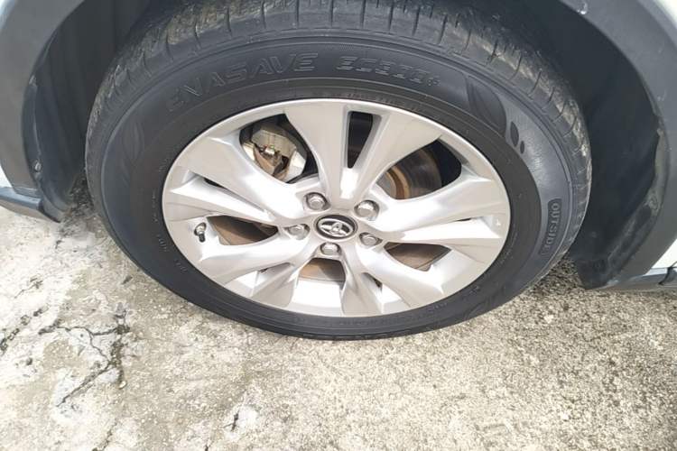Used Toyota IZOA 2021 Dual-Motor 2.0L Yixiang Edition Left Front Wheel Hub