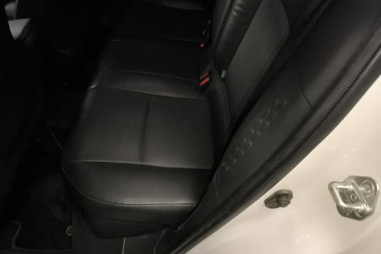 Used Toyota IZOA 2021 2.0L Yichi Version Left Rear Seat