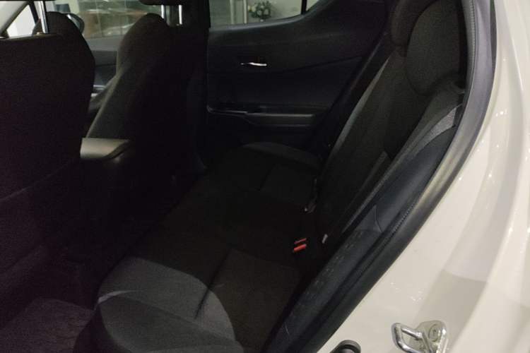 Used Toyota IZOA 2021 2.0L Enjoy Edition Left Rear Seat