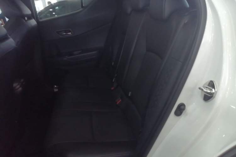 Used Toyota IZOA 2021 2.0L Yichi Version Left Rear Seat