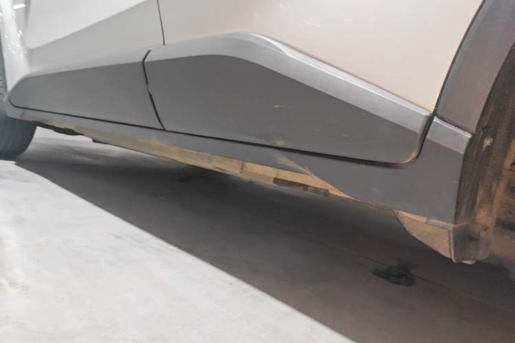 Used Toyota IZOA 2021 2.0L Enjoy Edition Left Side Sill