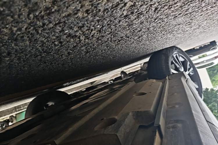 Used Toyota IZOA 2021 Dual-Motor 2.0L Yi Xing Edition Left Side Sill