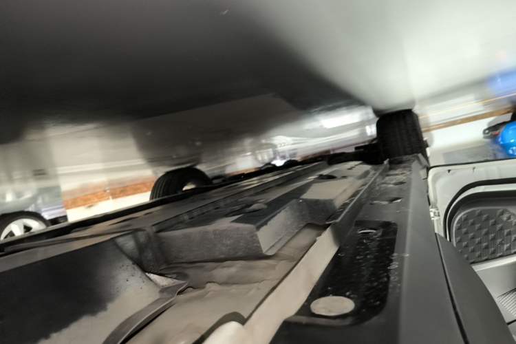 Used Toyota IZOA 2021 2.0L Yixing Version Left Side Sill