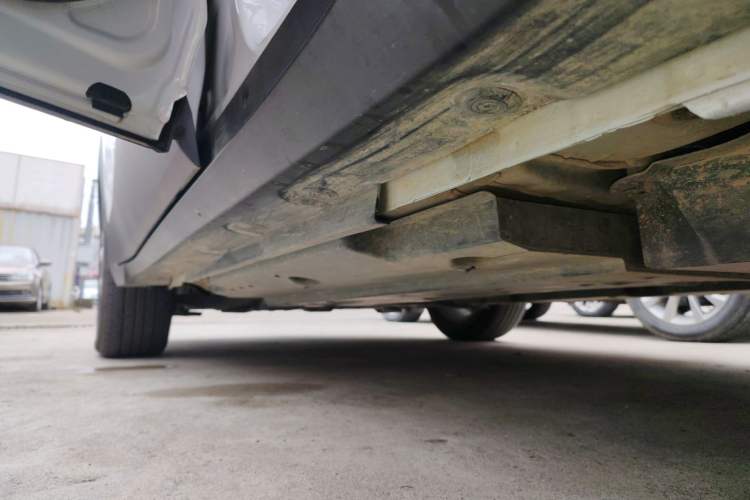 Used Toyota IZOA 2021 2.0L Yixing Version Left Side Sill