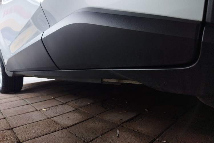 Used Toyota IZOA 2021 2.0L Enjoy Edition Left Side Sill