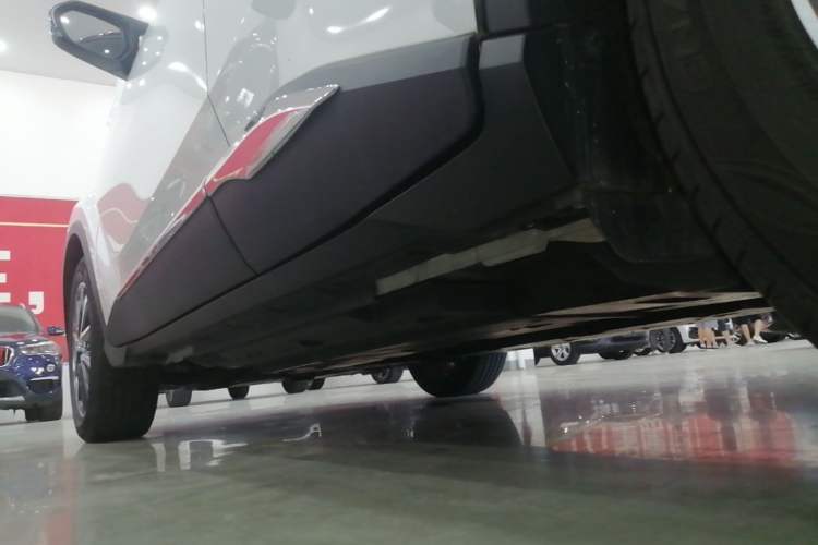 Used Toyota IZOA 2021 2.0L Yichi Version Left Side Sill