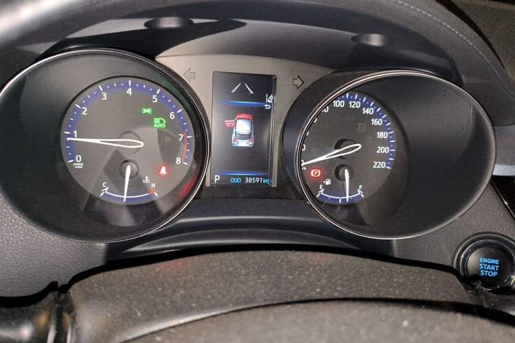 Used Toyota IZOA 2021 2.0L Enjoy Edition Odometer Close Up