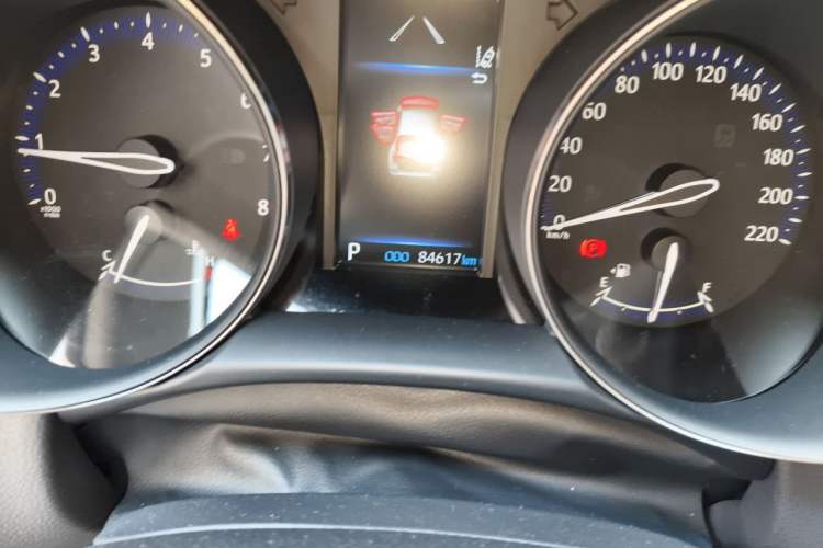 Used Toyota IZOA 2021 2.0L Yixing Version Odometer Close Up
