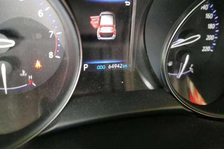 Used Toyota IZOA 2021 2.0L Enjoy Edition Odometer Close Up
